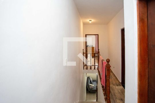 Corredor de casa à venda com 4 quartos, 76m² em Eldorado, Diadema