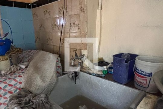 Área de Serviço de casa para alugar com 2 quartos, 220m² em Vila Bela Vista, Santo André