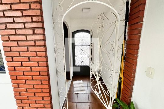Entrada de casa à venda com 5 quartos, 124m² em Santa Teresinha, São Paulo