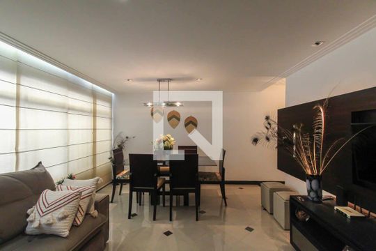 Sala de casa à venda com 4 quartos, 250m² em Vila California, São Paulo