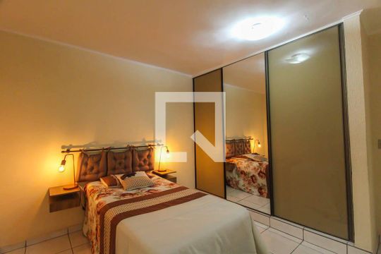Suite de casa à venda com 4 quartos, 250m² em Vila California, São Paulo