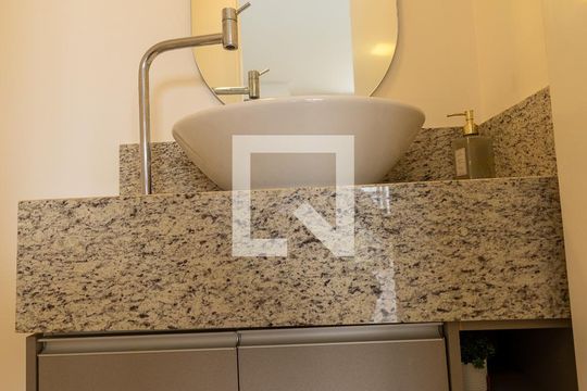 Lavabo de apartamento para alugar com 3 quartos, 109m² em Alphaville, Barueri