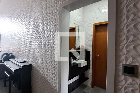 Banheiro de casa de condomínio à venda com 3 quartos, 231m² em Swiss Park, Campinas