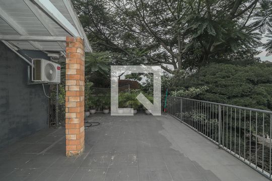 Varanda de casa à venda com 2 quartos, 116m² em Jardim Sabará, Porto Alegre