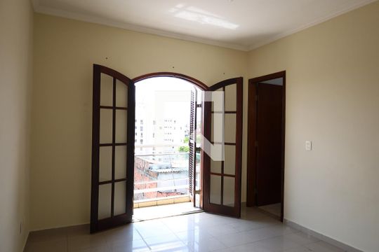 Casa à venda com 3 quartos, 131m² em Vila Marari, São Paulo