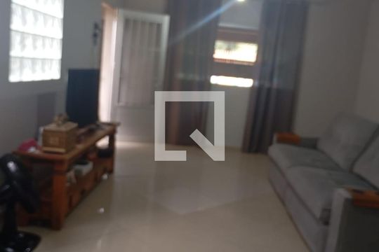 Sala de casa à venda com 4 quartos, 100m² em Artur Alvim, São Paulo