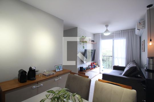 Sala de apartamento à venda com 3 quartos, 67m² em Jacarepaguá, Rio de Janeiro