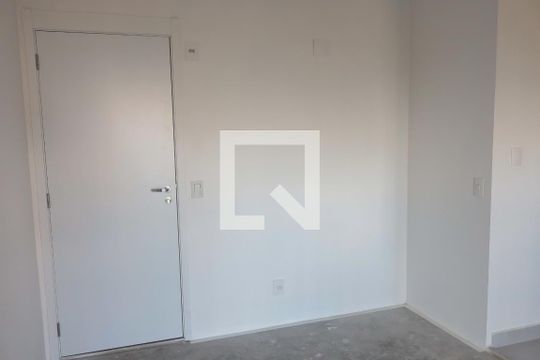 sala de apartamento à venda com 2 quartos, 50m² em Vila Osasco, Osasco