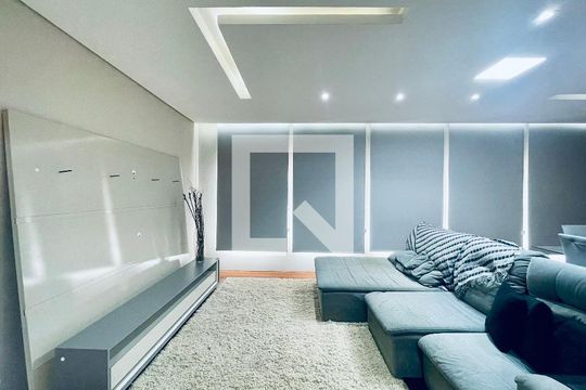 Casa para alugar com 5 quartos, 496m² em Vila Galvão, Guarulhos