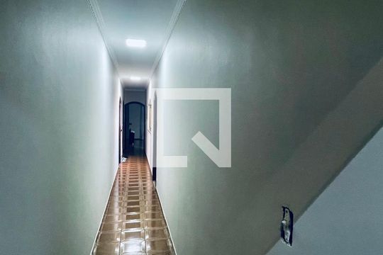 Casa para alugar com 5 quartos, 496m² em Vila Galvão, Guarulhos