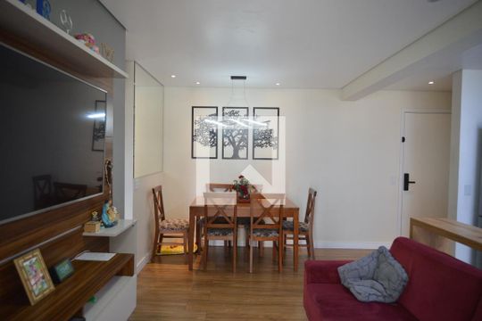 Sala de apartamento à venda com 2 quartos, 68m² em Vila Apiai, Santo André