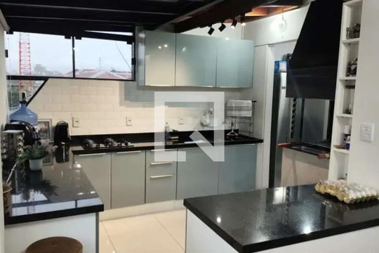 Cozinha de apartamento à venda com 2 quartos, 85m² em Santana, Porto Alegre