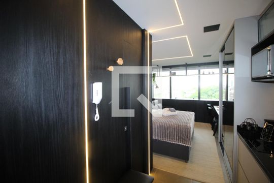 Cozinha de kitnet/studio para alugar com 0 quarto, 26m² em Três Figueiras, Porto Alegre