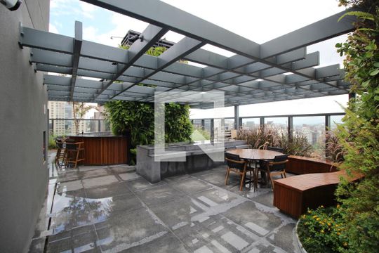 Área comum - Churrasqueira de kitnet/studio para alugar com 0 quarto, 26m² em Três Figueiras, Porto Alegre