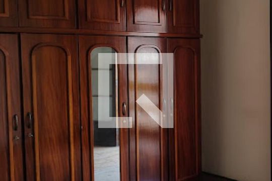 Quarto de casa à venda com 4 quartos, 147m² em Jardim Alzira Franco, Santo André