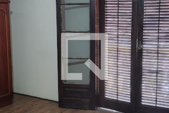 Quarto de casa à venda com 4 quartos, 147m² em Jardim Alzira Franco, Santo André