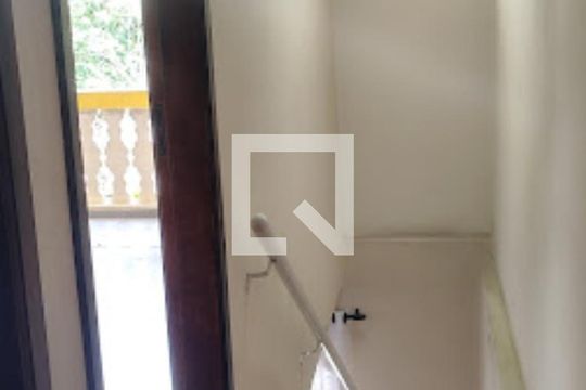 Corredor de casa à venda com 4 quartos, 147m² em Jardim Alzira Franco, Santo André