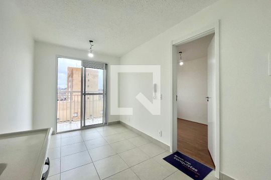Sala de apartamento para alugar com 1 quarto, 43m² em Jardim Itacolomi, São Paulo