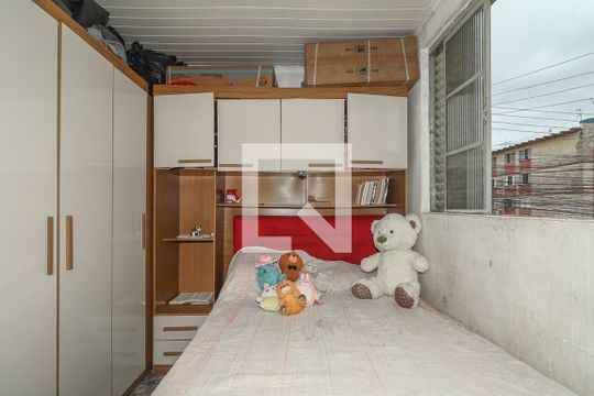 Quarto de apartamento à venda com 2 quartos, 47m² em Rubem Berta, Porto Alegre