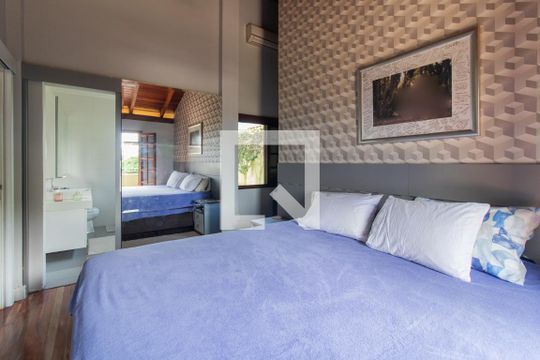 Quarto 1 de casa para alugar com 3 quartos, 208m² em Teresópolis, Porto Alegre