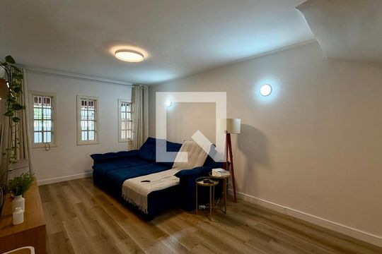 Casa à venda com 2 quartos, 170m² em Jardim Ester Yolanda, São Paulo