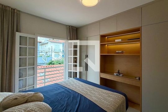 Casa à venda com 2 quartos, 170m² em Jardim Ester Yolanda, São Paulo