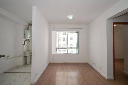 Sala de apartamento para alugar com 2 quartos, 47m² em Jardim Boa Vista (zona Oeste), Osasco