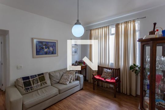 Sala de apartamento à venda com 2 quartos, 80m² em Sagrada Família, Belo Horizonte