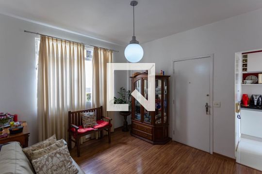 Sala de apartamento à venda com 2 quartos, 80m² em Sagrada Família, Belo Horizonte