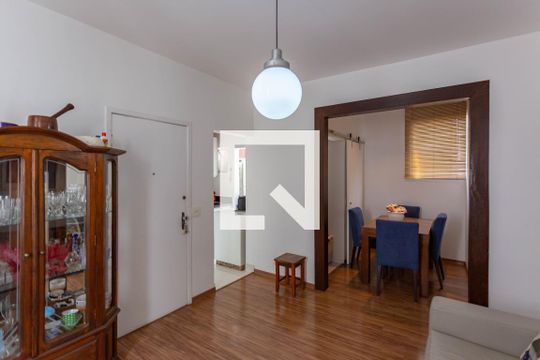 Sala de apartamento à venda com 2 quartos, 80m² em Sagrada Família, Belo Horizonte