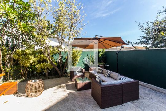 Vista da Sala de casa de condomínio à venda com 3 quartos, 180m² em Residencial Tambore Iii, Santana de Parnaíba
