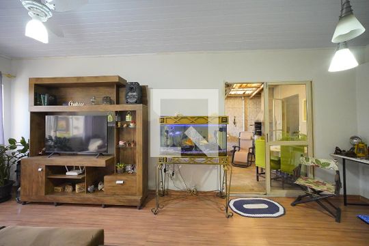 Sala de casa de condomínio para alugar com 3 quartos, 146m² em São João do Rio Vermelho, Florianópolis
