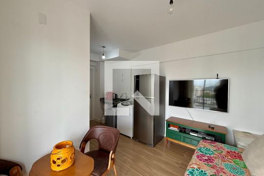 Quarto de kitnet/studio para alugar com 0 quarto, 23m² em Santo Amaro, São Paulo