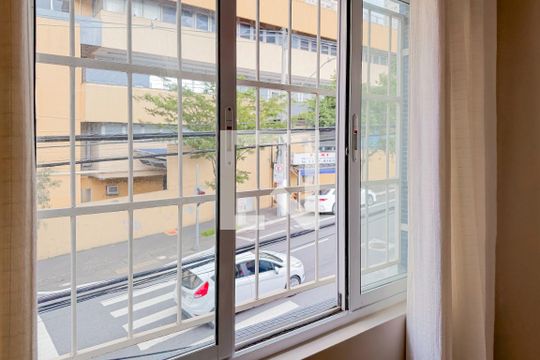 Sala - Janelas Anti-Ruído de apartamento para alugar com 1 quarto, 58m² em Cambuci, São Paulo