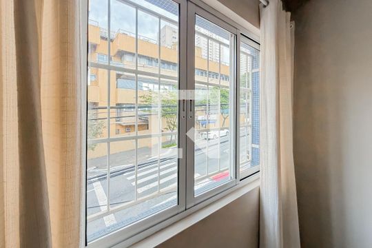 Sala - Janelas Anti-Ruído de apartamento para alugar com 1 quarto, 58m² em Cambuci, São Paulo