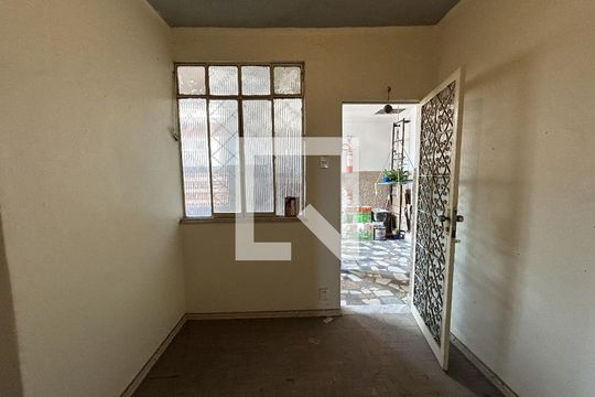 Sala de apartamento para alugar com 1 quarto, 35m² em Engenheiro Leal, Rio de Janeiro