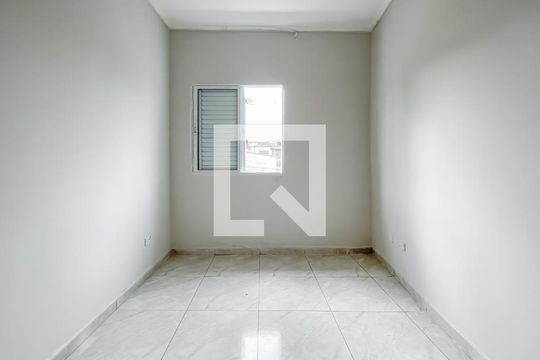 Quarto 1 de casa para alugar com 2 quartos, 65m² em Ayrosa, Osasco