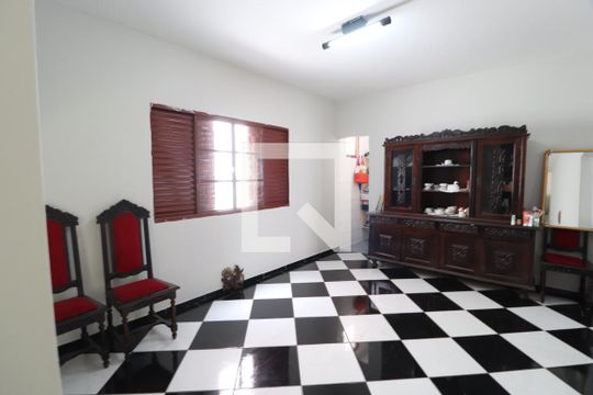 Sala 3 de casa para alugar com 6 quartos, 300m² em Martins, Uberlândia