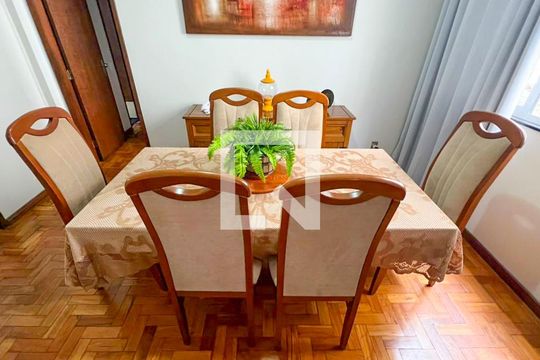 Apartamento para alugar com 3 quartos, 118m² em Santo Antônio, Belo Horizonte