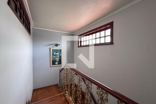 Corredor de casa de condomínio à venda com 4 quartos, 562m² em Barra da Tijuca, Rio de Janeiro