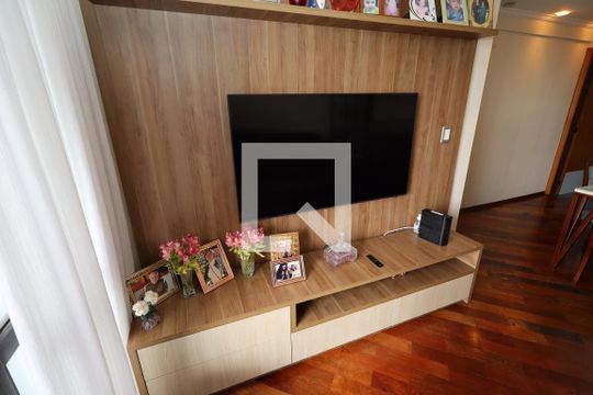 Sala de TV de apartamento à venda com 3 quartos, 92m² em Vila Curuçá, Santo André