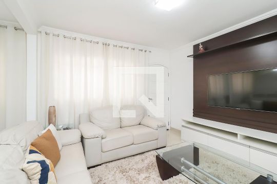 Sala de casa à venda com 3 quartos, 215m² em Vila Carmosina, São Paulo