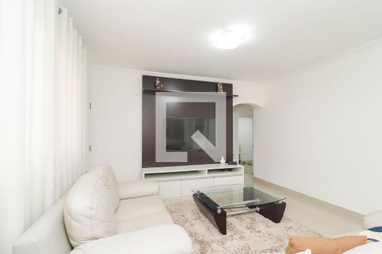 Sala de casa à venda com 3 quartos, 215m² em Vila Carmosina, São Paulo