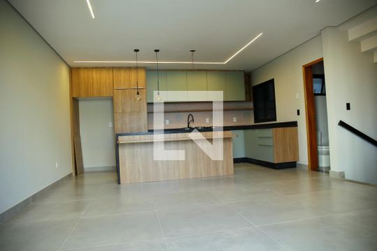 Sala/Cozinha - Living  de casa para alugar com 3 quartos, 156m² em Vila Dusi, São Bernardo do Campo