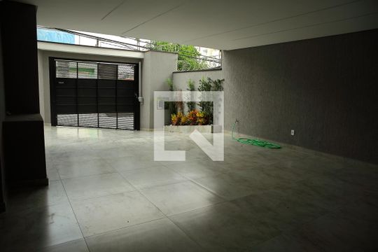 Garagem  de casa à venda com 3 quartos, 156m² em Vila Dusi, São Bernardo do Campo
