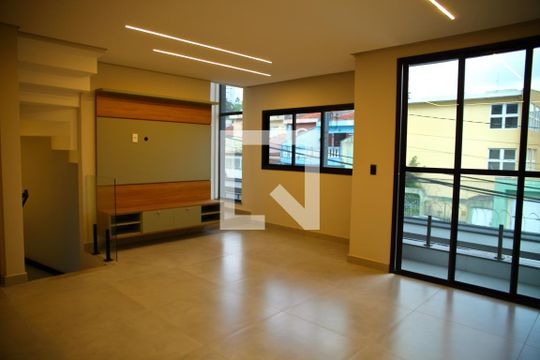 Sala/Cozinha - Living  de casa para alugar com 3 quartos, 156m² em Vila Dusi, São Bernardo do Campo