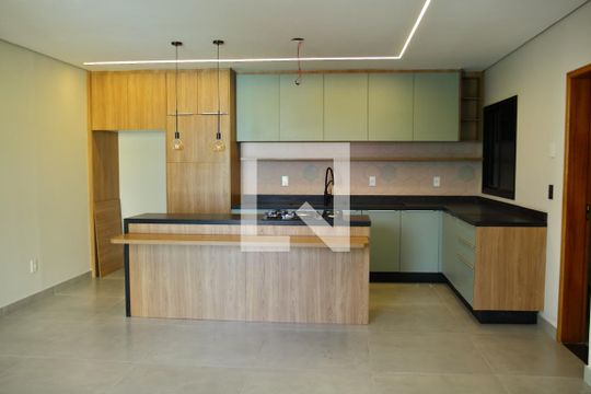 Sala/Cozinha - Living  de casa para alugar com 3 quartos, 156m² em Vila Dusi, São Bernardo do Campo