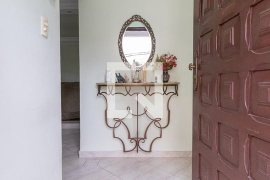 Entrada de casa à venda com 5 quartos, 430m² em Vila Pierina, São Paulo