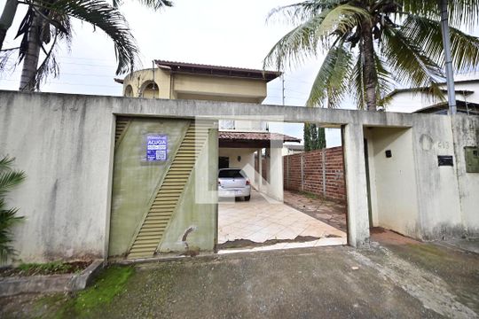 Casa à venda com 5 quartos, 400m² em Anhangüera, Goiânia