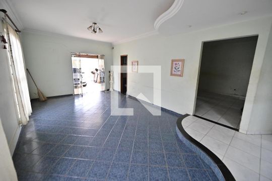 Casa à venda com 5 quartos, 400m² em Anhangüera, Goiânia